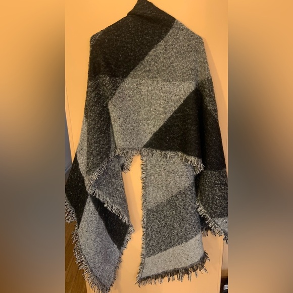 Women's Oversized Soft Warm Wool Blend Plaid Color Block Scarf Wrap - Picture 5 of 5